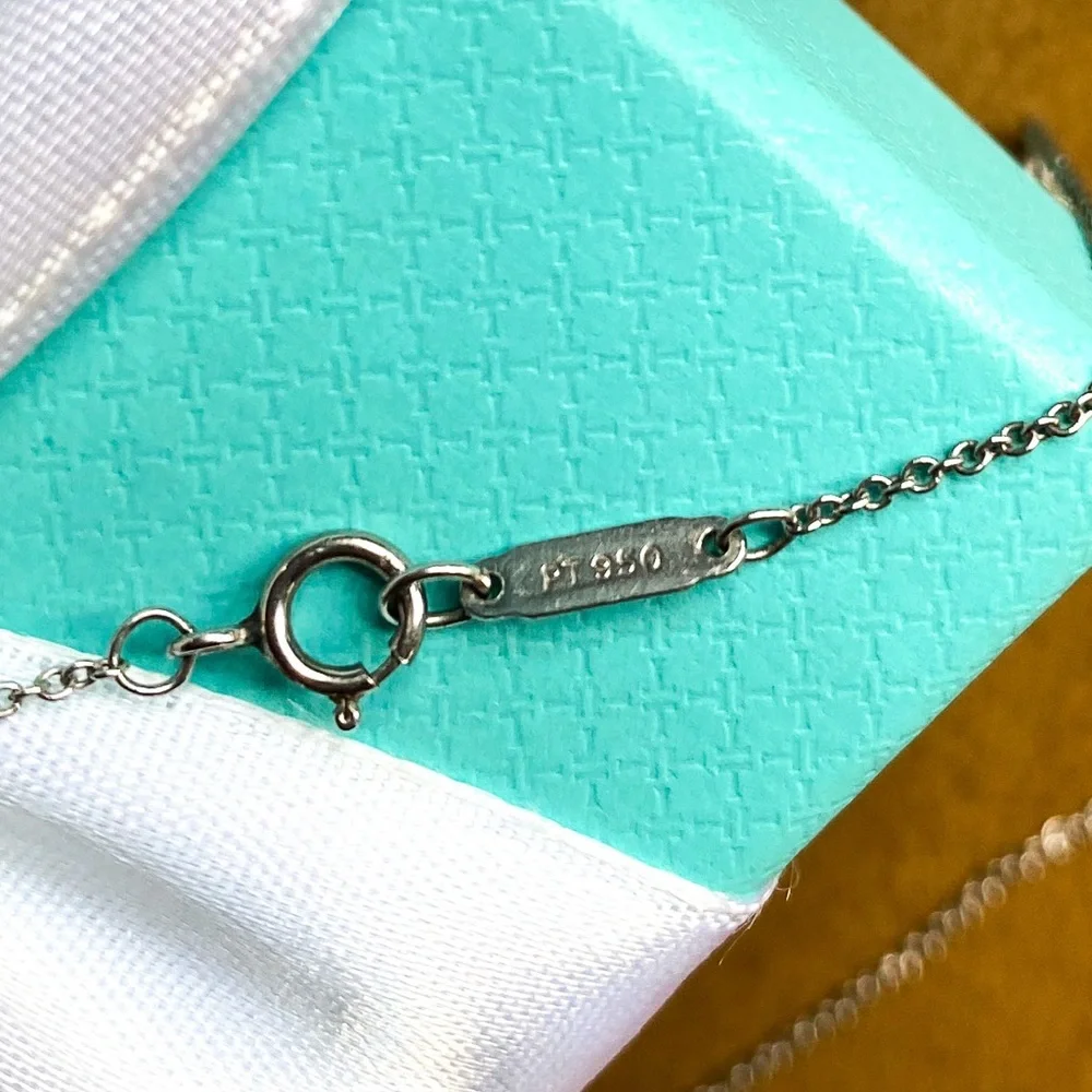 Platinum and diamonds Tiffany & Co. 18” peace necklace - Picture 4 of 7